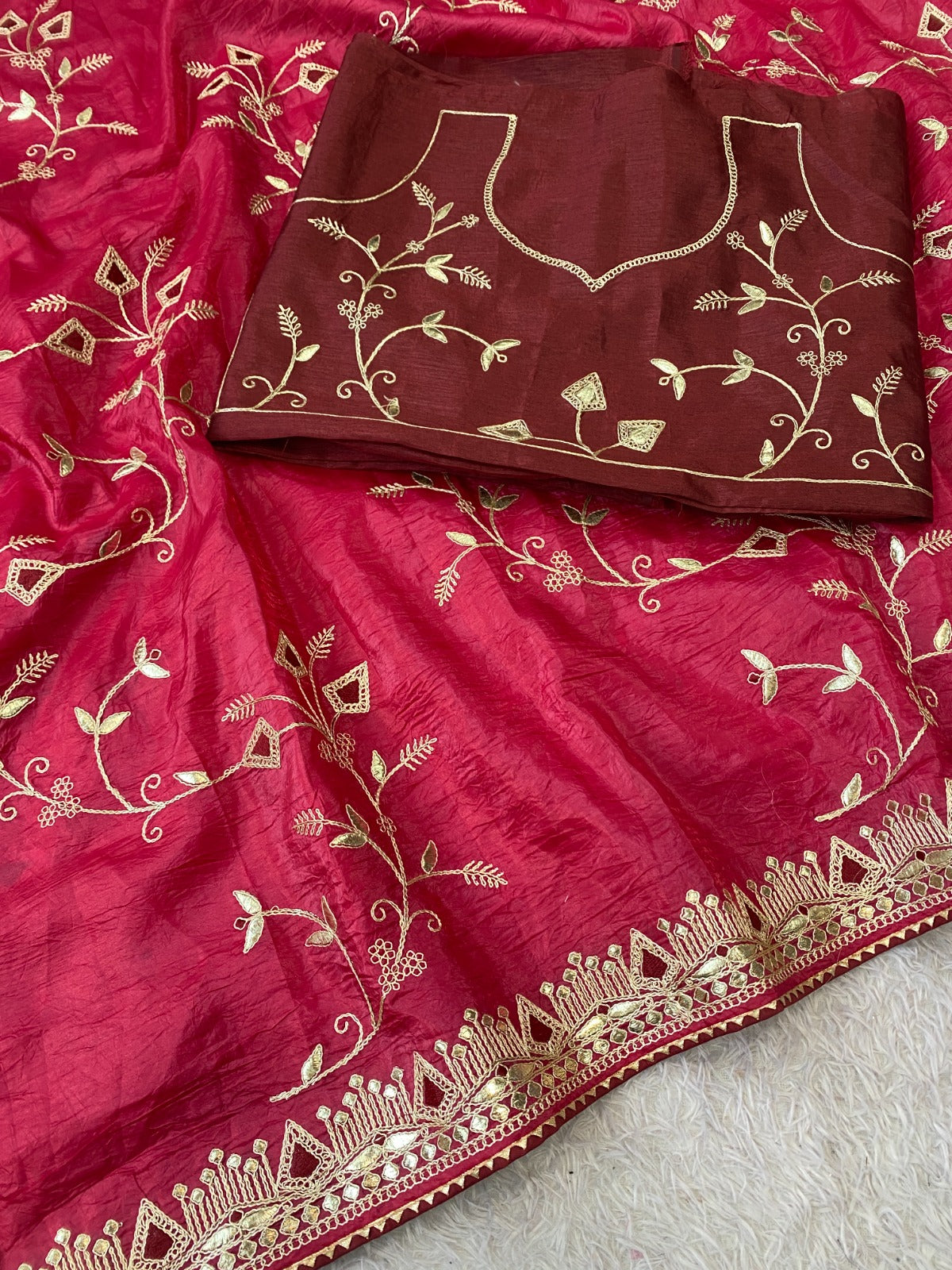 Saree Gold Crush Gunjal