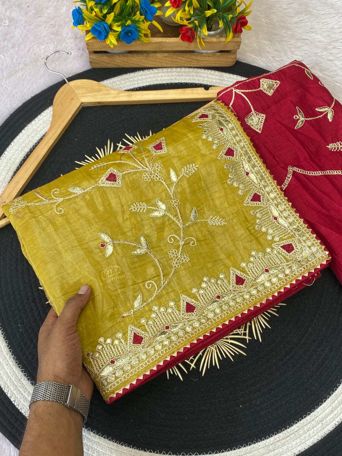 Saree Gold Crush Gunjal