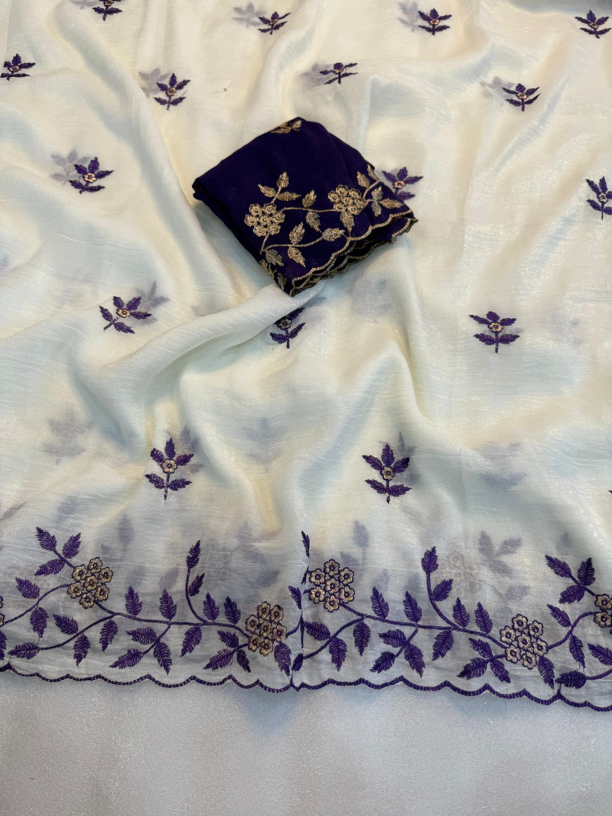 Saree Crunchy White Thead