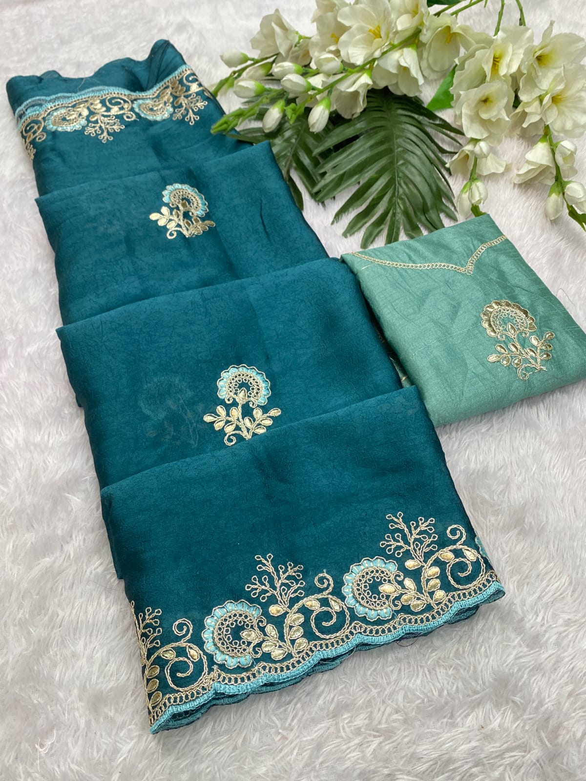 Saree Divija Crunchi Silk