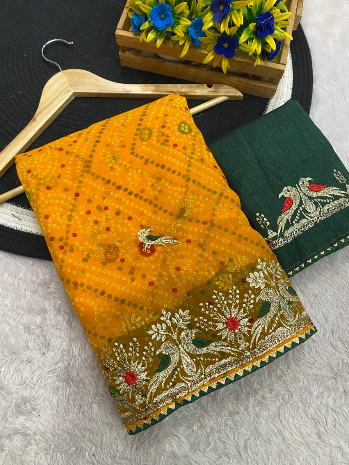 Saree Bandhni Chakli