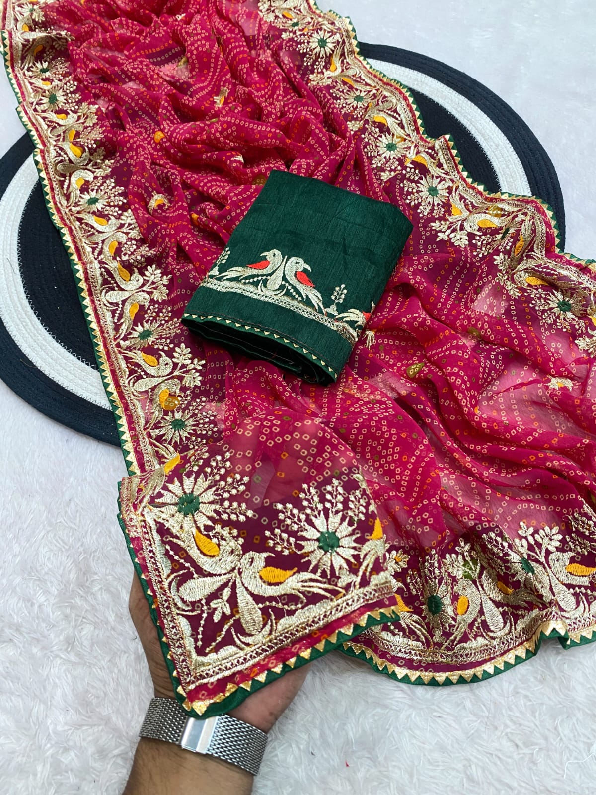 Saree Bandhni Chakli