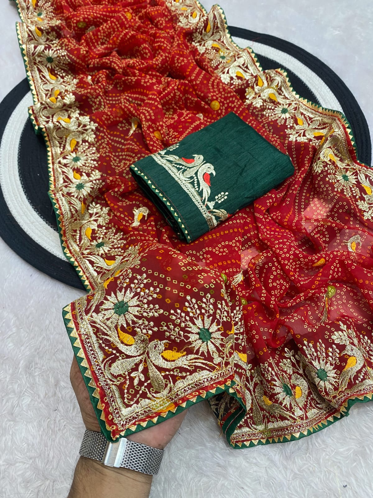 Saree Bandhni Chakli