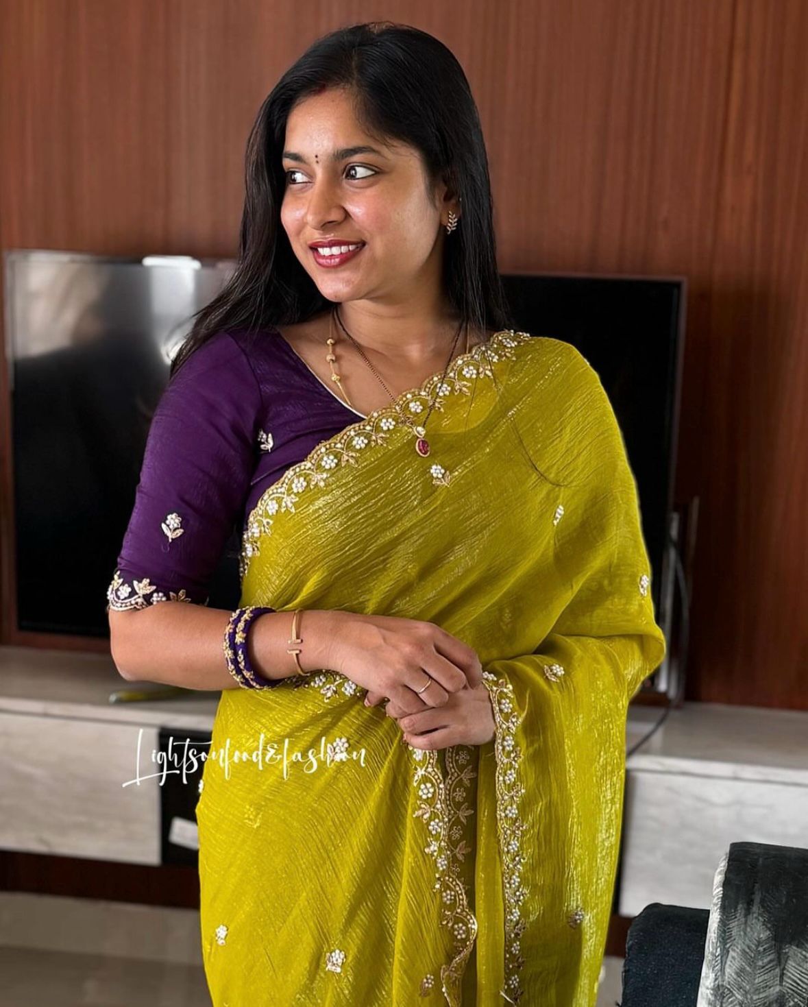 Saree Crunchy Buti