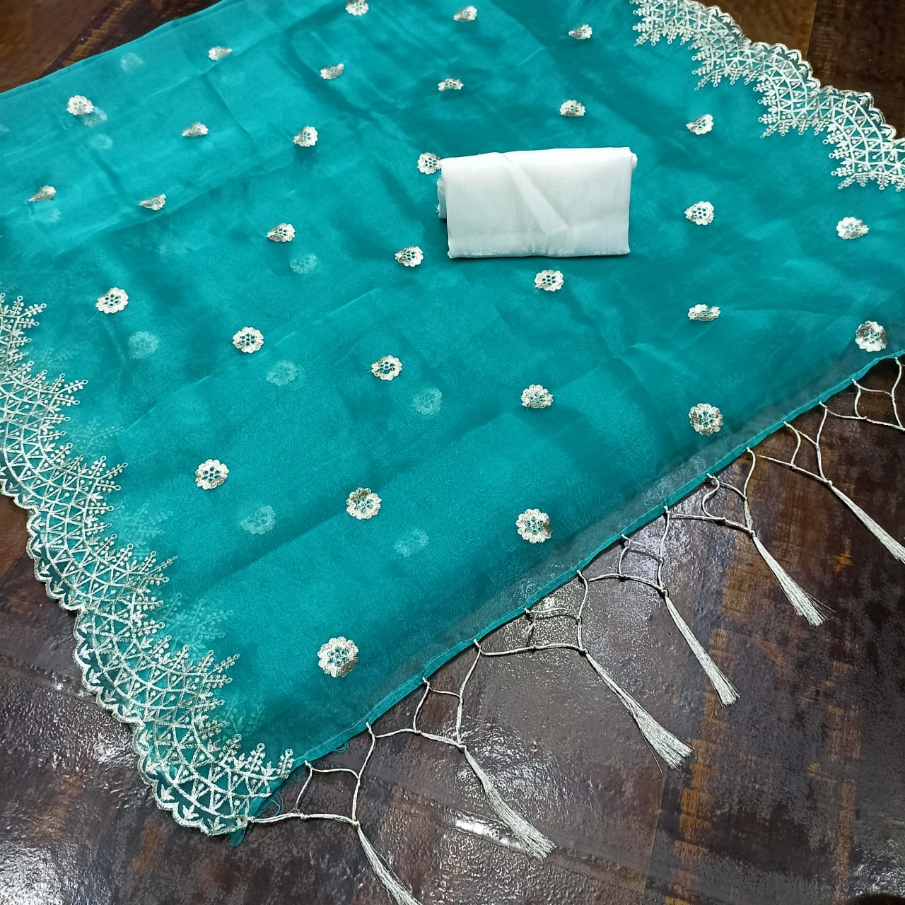 saree CANDY