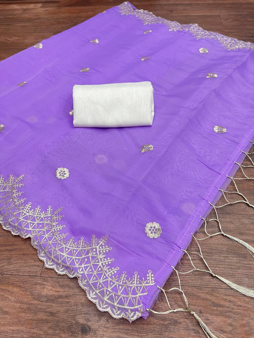 saree CANDY