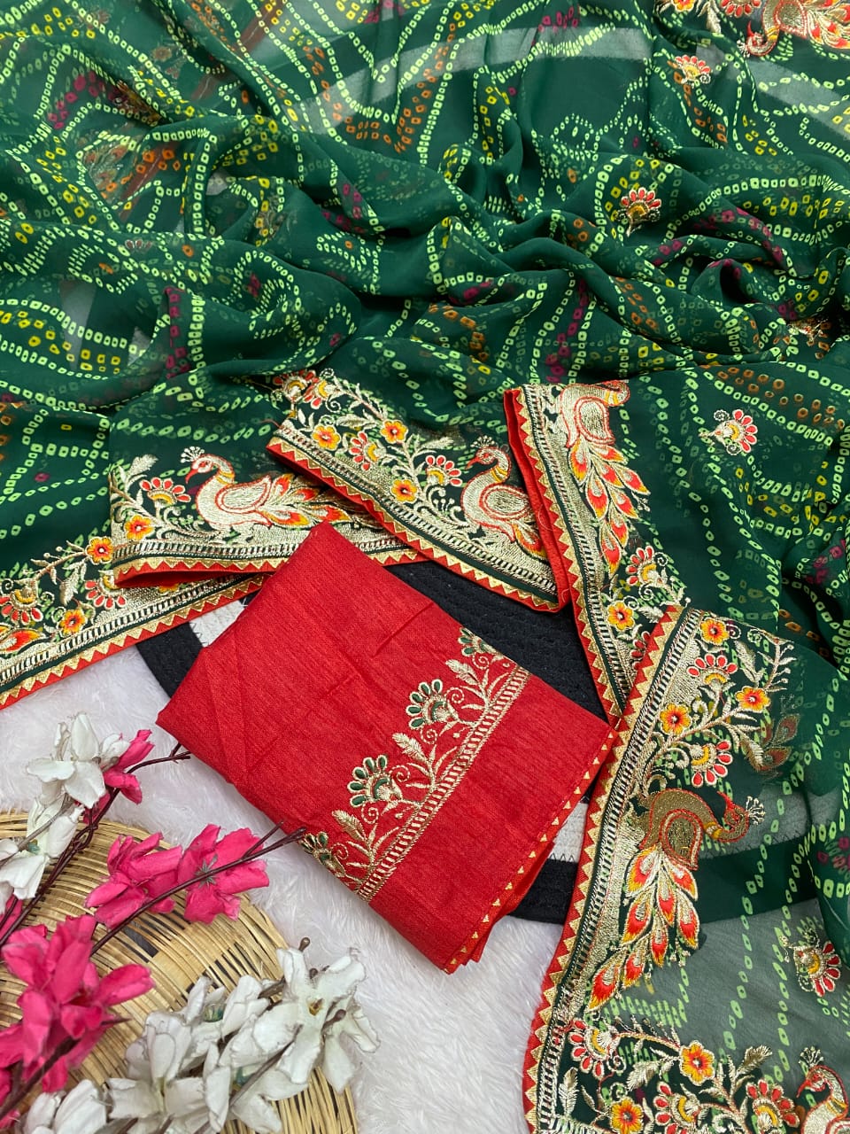 Saree Bandhni Picock