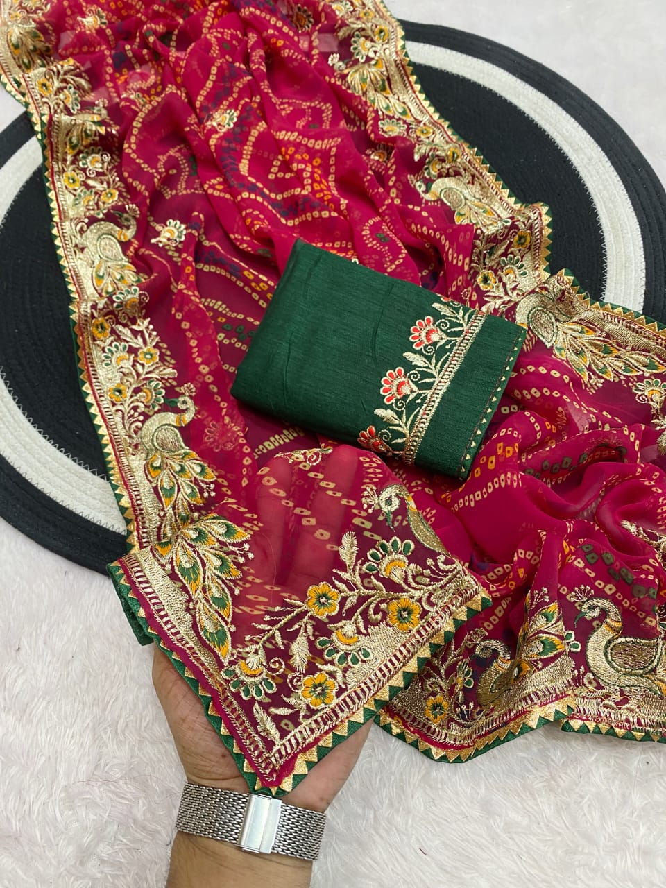 Saree Bandhni Picock