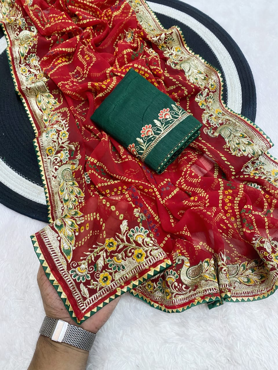Saree Bandhni Picock